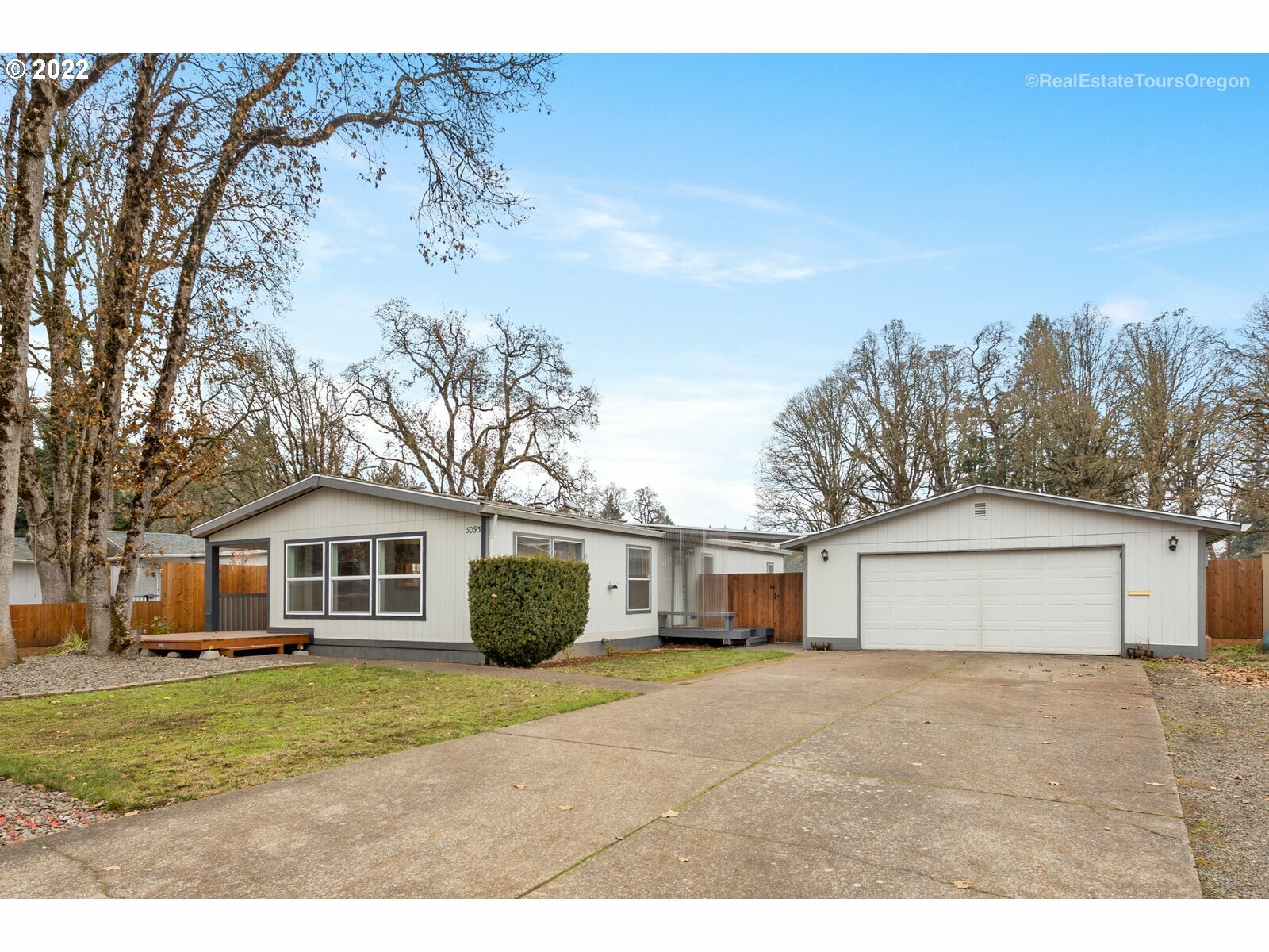 Property Photo:  3093 Camas St  OR 97071 