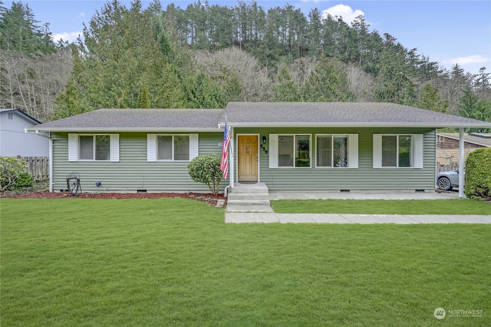 Property Photo:  559 Klamath Drive  WA 98257 