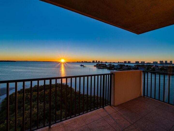 Property Photo: 4 Belleview Boulevard 703 FL 33756