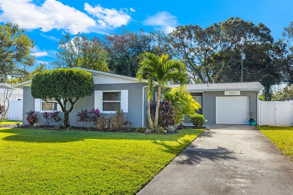 Property Photo:  1250 78th Avenue N  FL 33702 