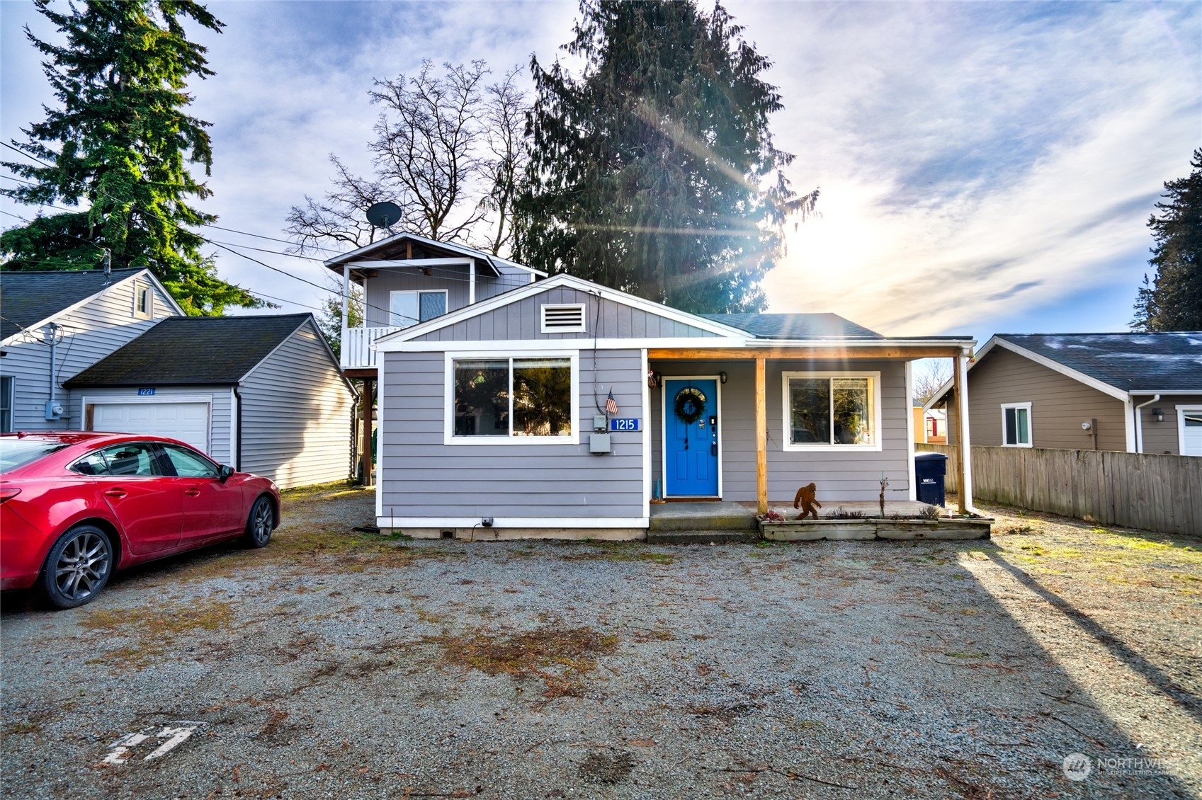 Property Photo:  1215 E Vernon Avenue  WA 98233 