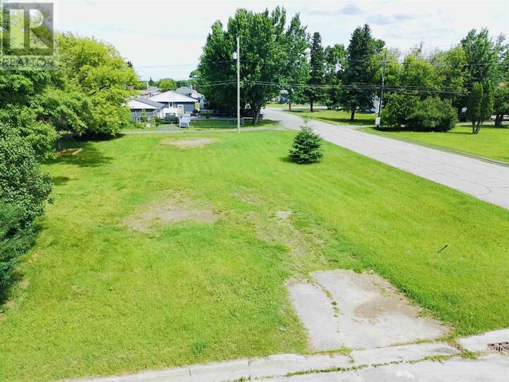 Property Photo:  215 Florence St  ON P8N 2R8 