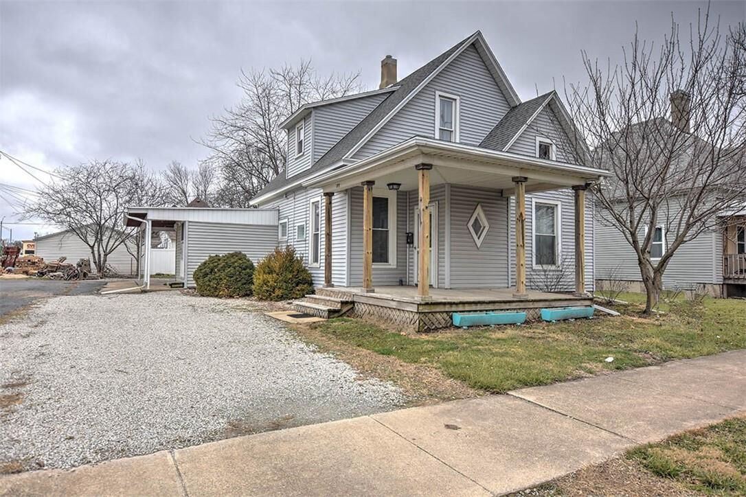 Property Photo:  209 N Main Street  IL 61951 