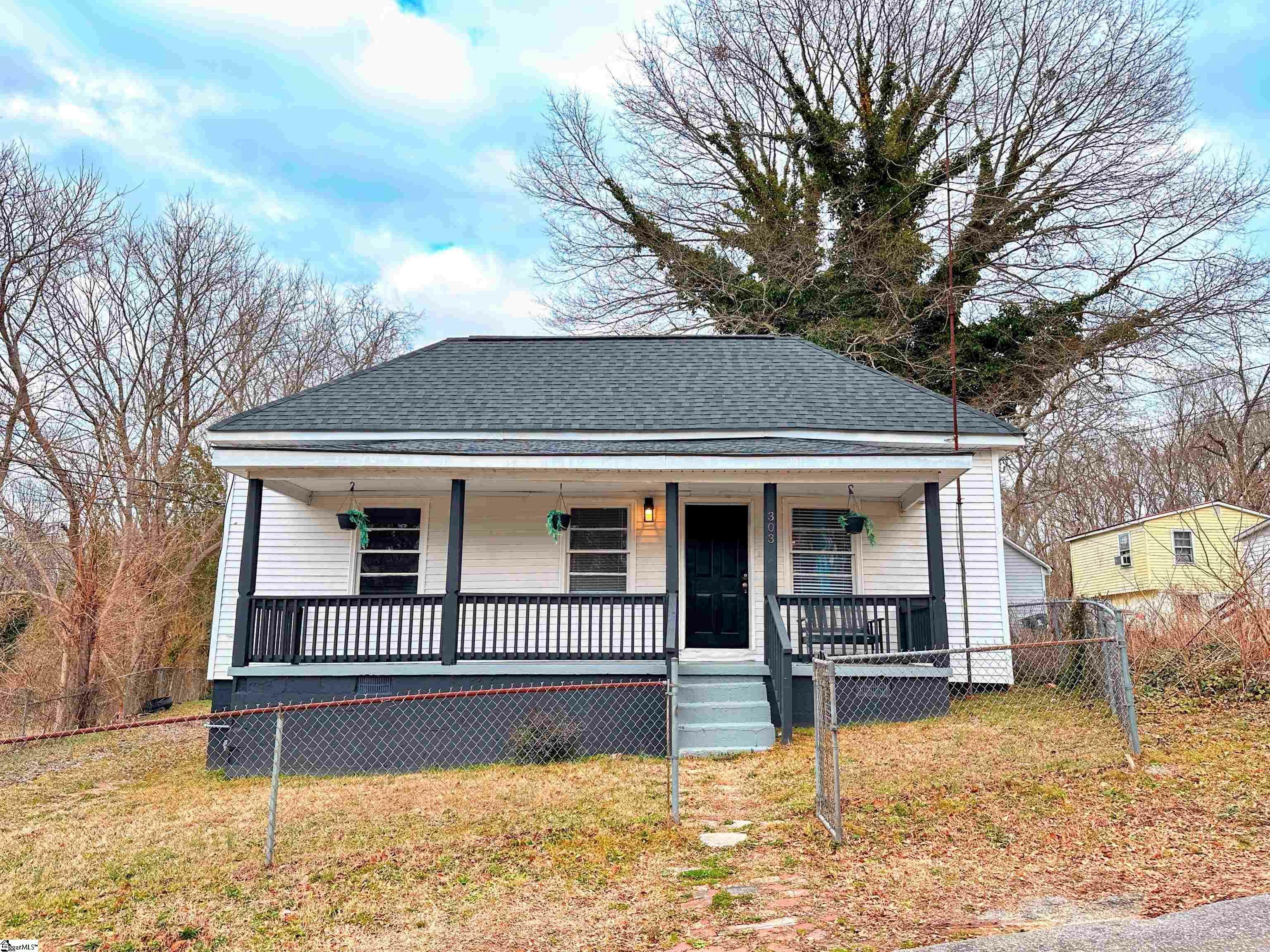 Property Photo:  303 River Street  SC 29360 