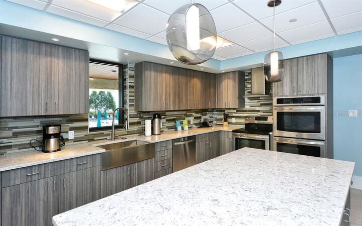 Property Photo: 1965 Gulf Of Mexico Drive G5-404 FL 34228