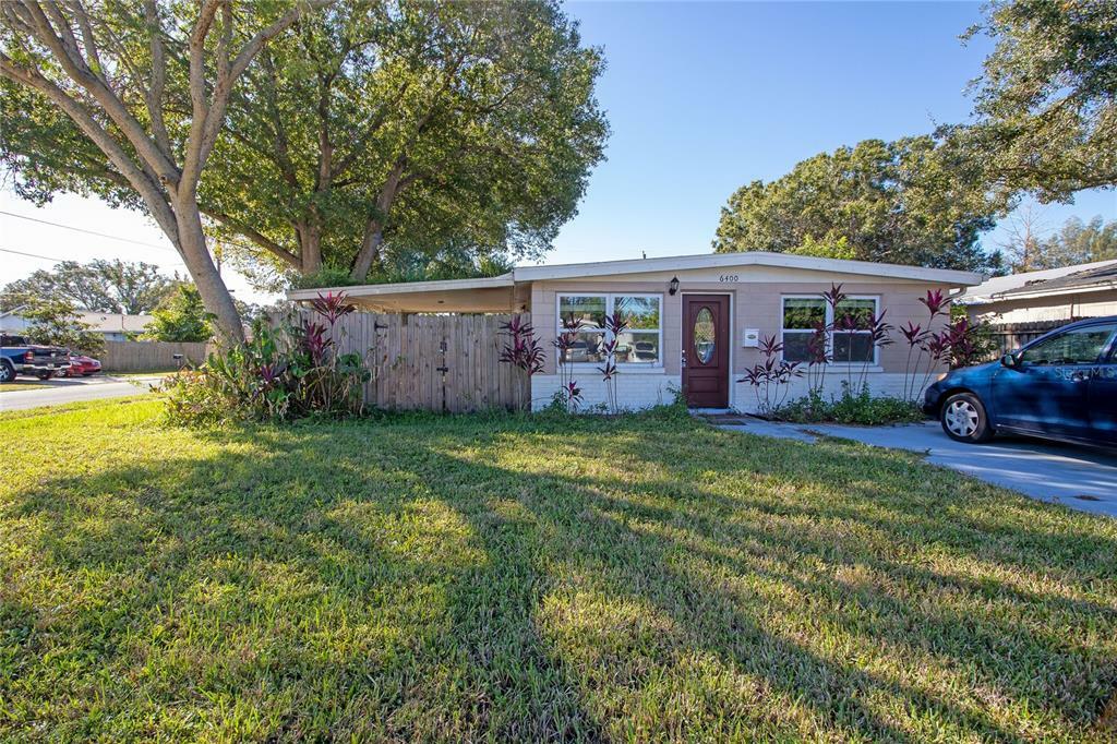 Property Photo: 6400 81st Avenue N FL 33781