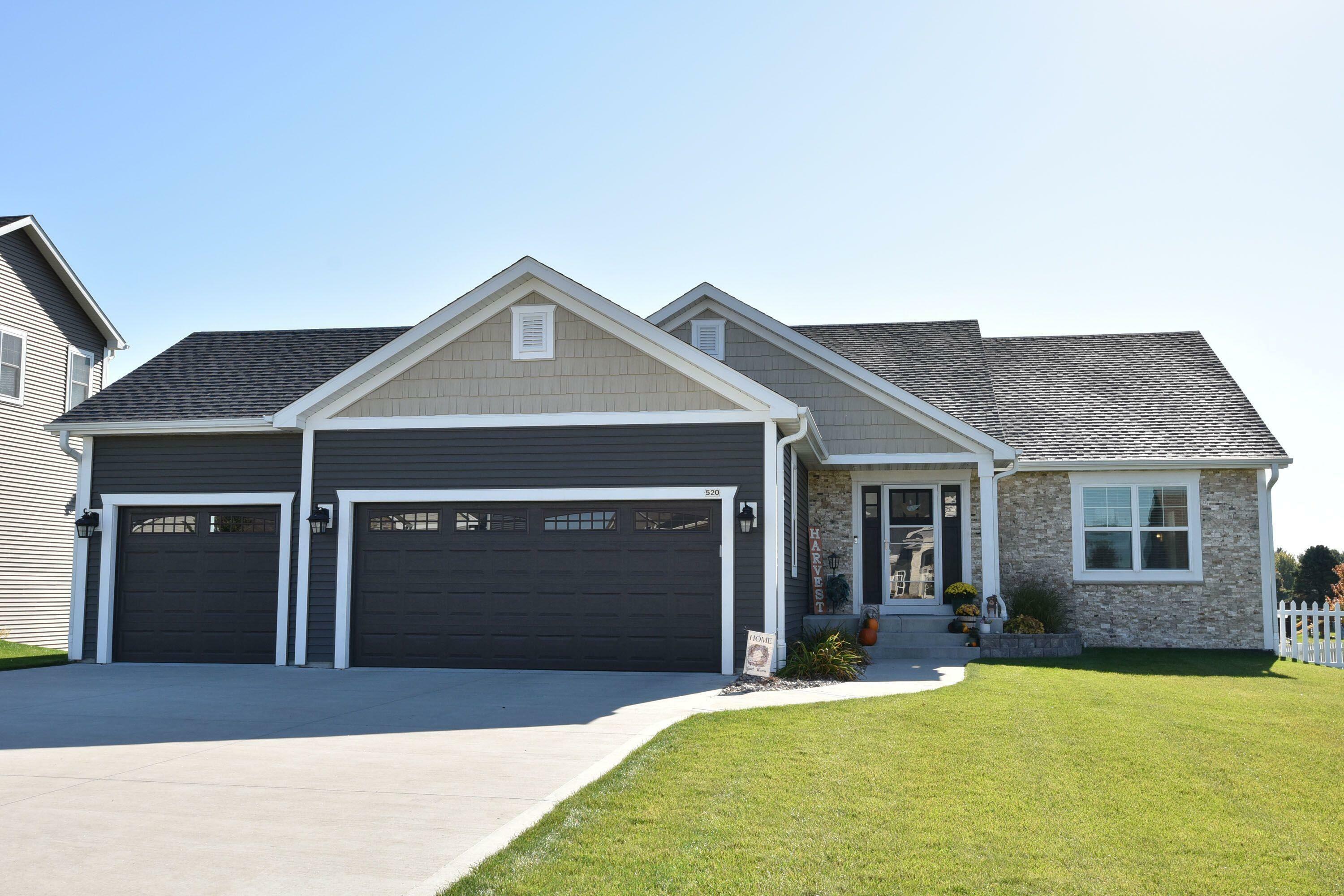 Property Photo: 520 Spur Rd WI 53086