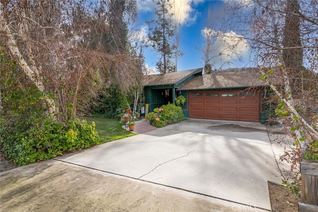 Property Photo:  41285 Crest Drive  CA 92544 