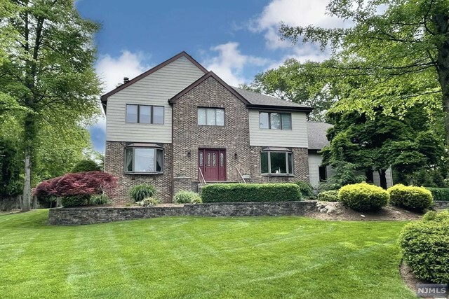 Property Photo: 10 Woodcrest Lane NJ 07675