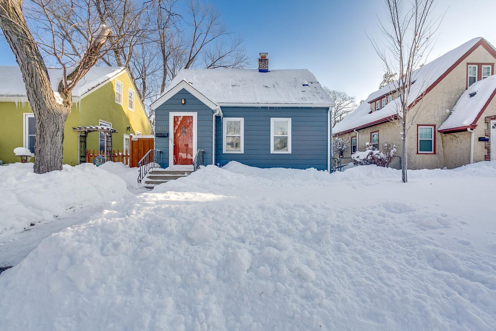 Property Photo: 1612 Merrill Street MN 55108