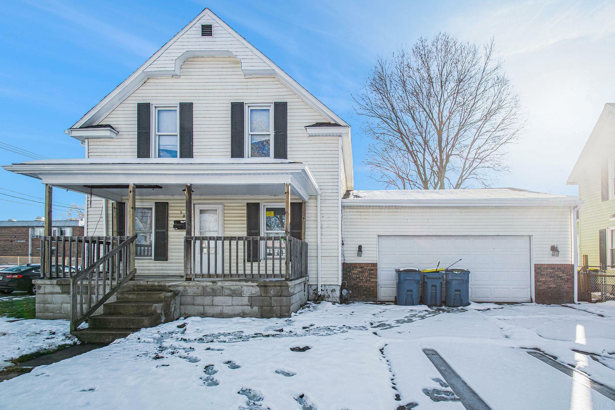 Property Photo:  301 W 7th Street  IN 46544-5138 