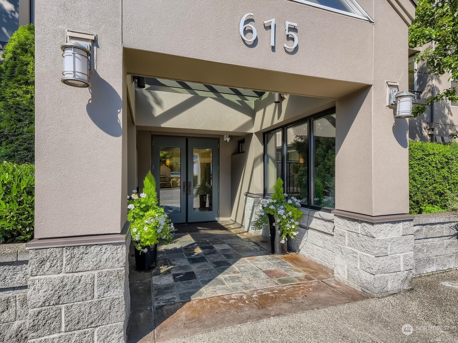 Property Photo:  615 6th Street #209  WA 98033 