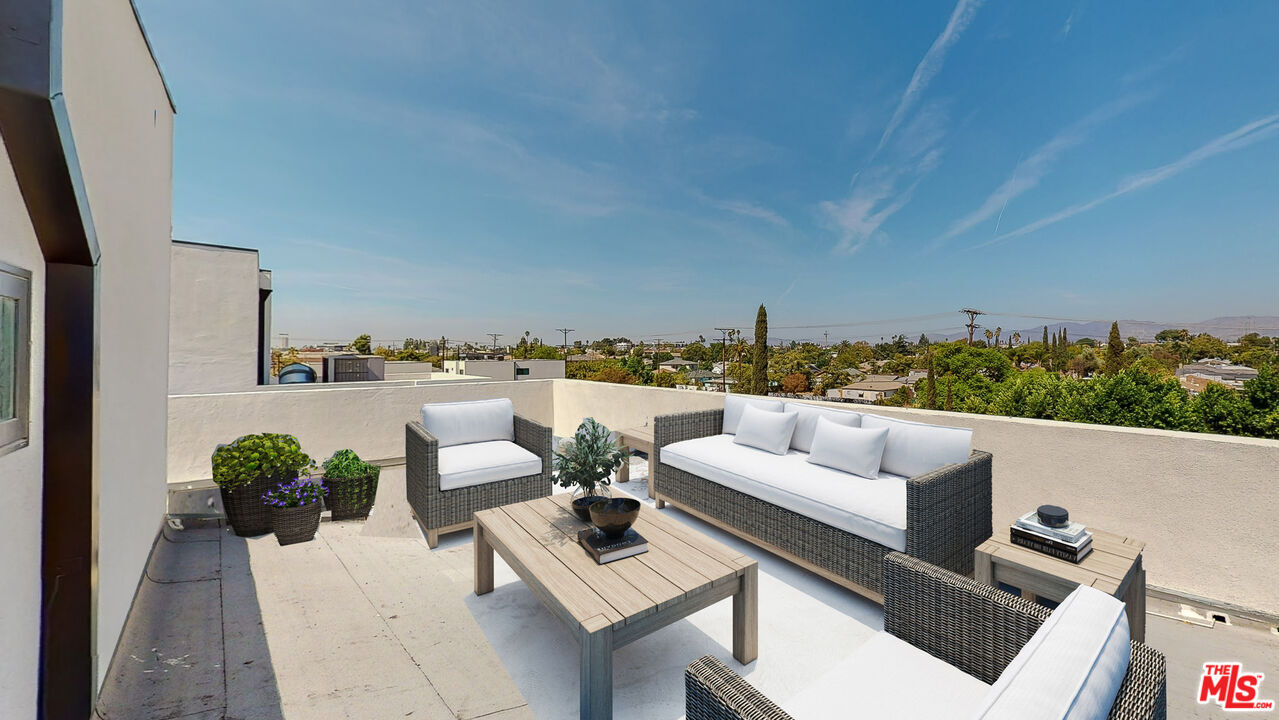 Property Photo: 6344 Camellia Ave CA 91606