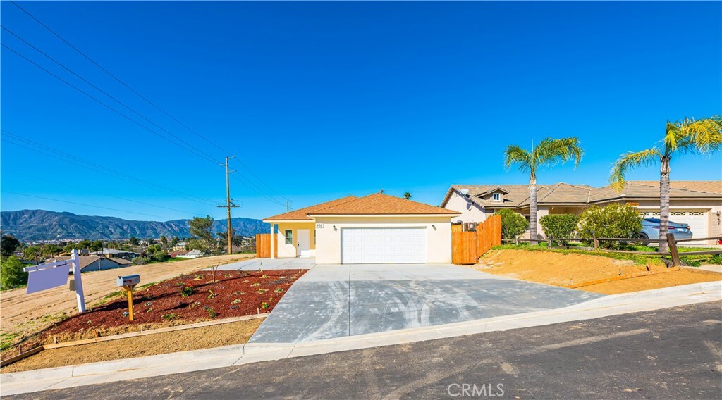 Property Photo: 503 Granite CA 92530