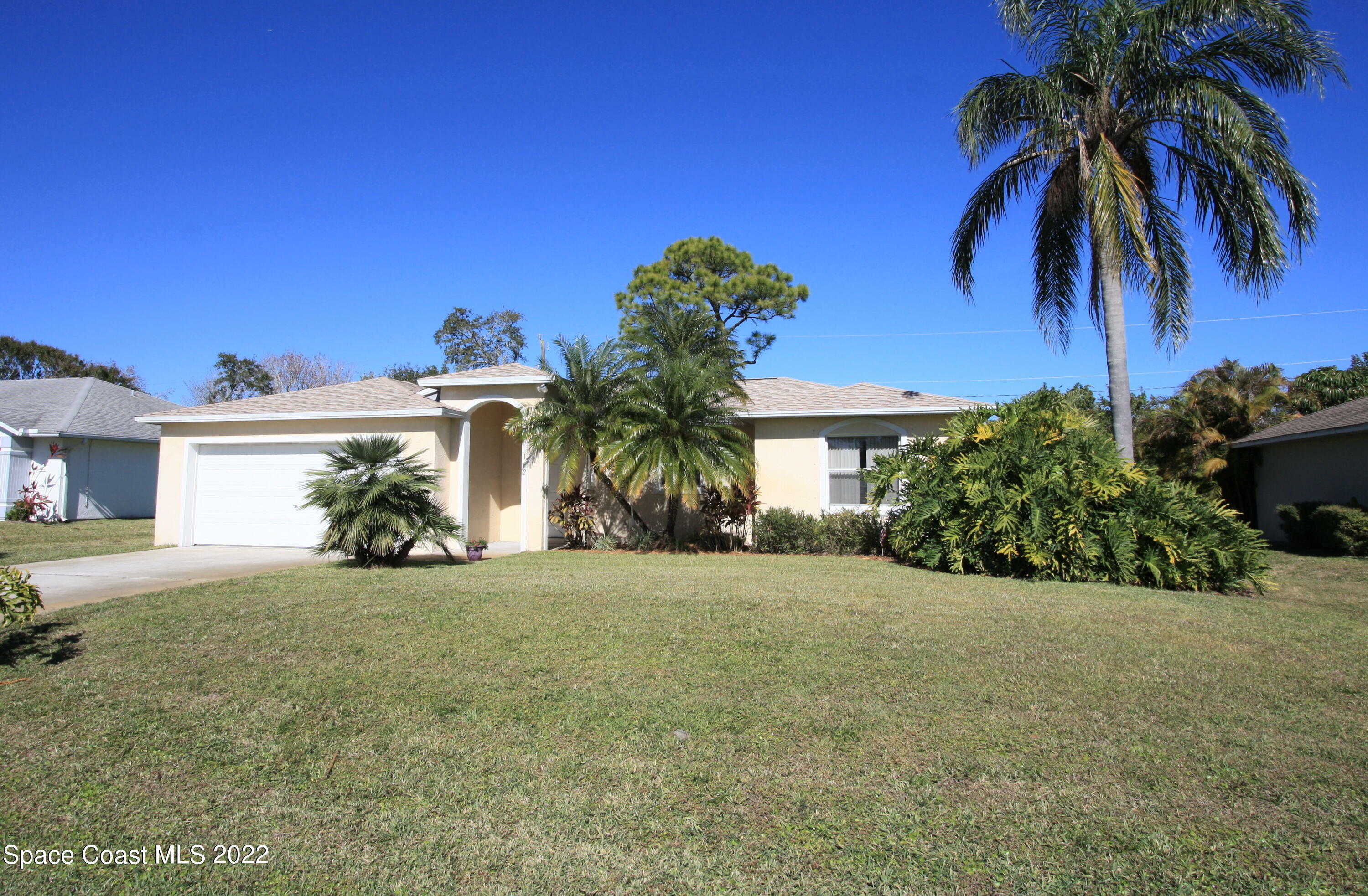 Property Photo:  162 Delaware Avenue  FL 32958 