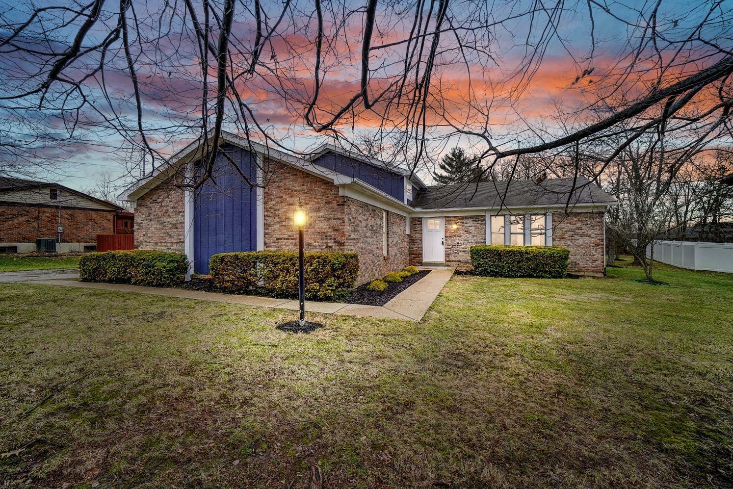 Property Photo: 8851 Yorkshire Dr OH 45069