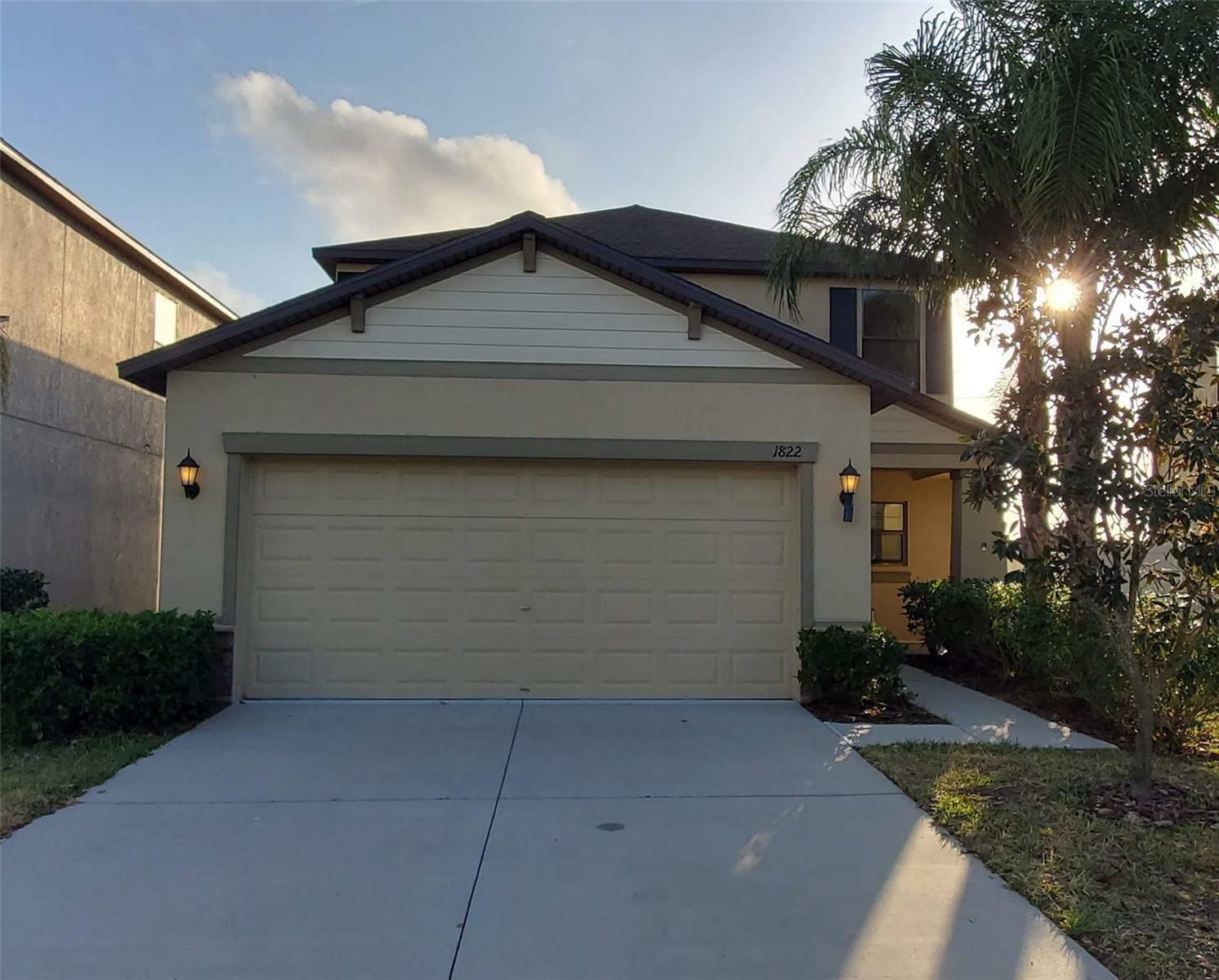 Property Photo:  1822 Hawks View Drive  FL 33570 