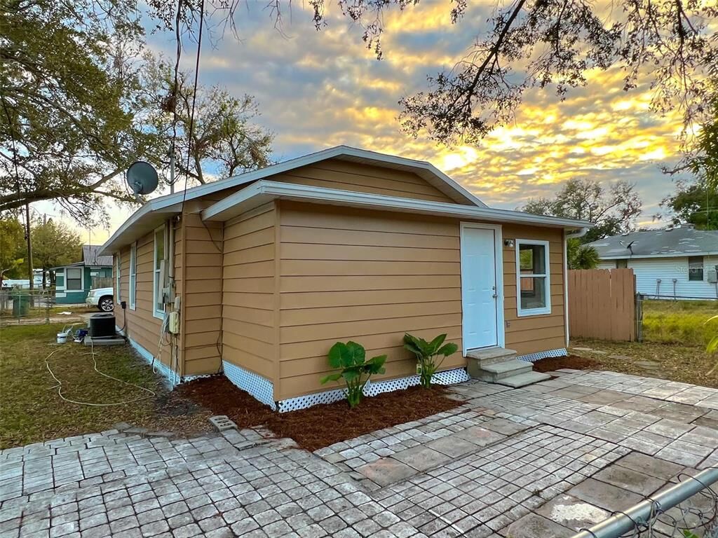 Property Photo:  1540 7th Avenue E  FL 34208 