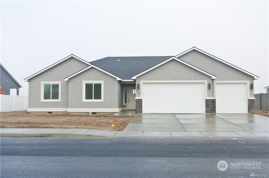 Property Photo:  1240 E Mt Baker Street  WA 99344 