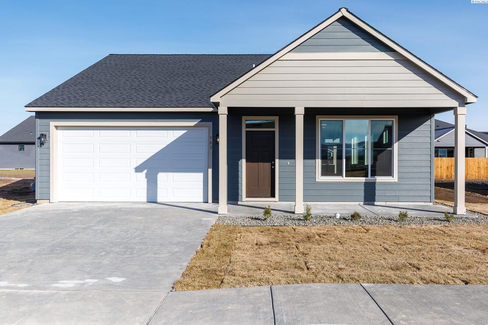 Property Photo:  503 Tanzanite Ave  WA 98930 