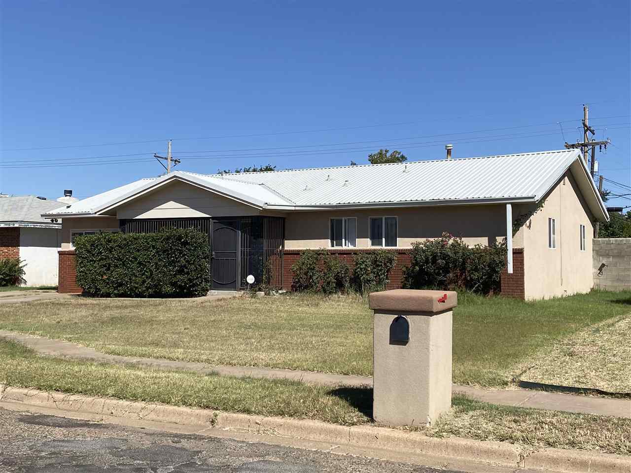 Property Photo: 1004 W Sandia Drive NM 88101