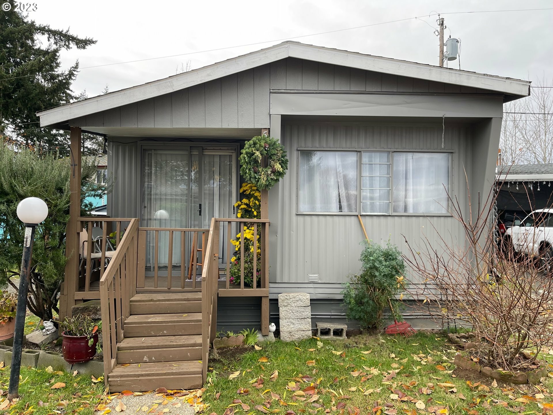 Property Photo:  14222 SE Division St 57  OR 97236 