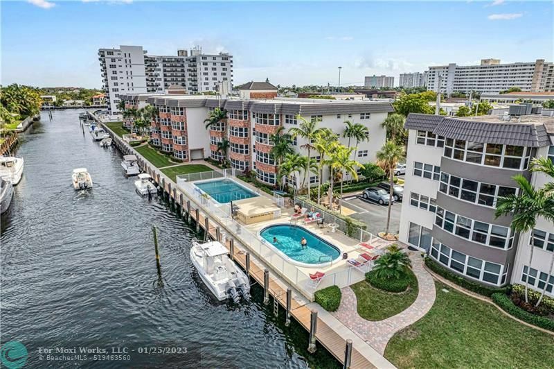 Property Photo:  3031 NE 51st St 305W  FL 33308 