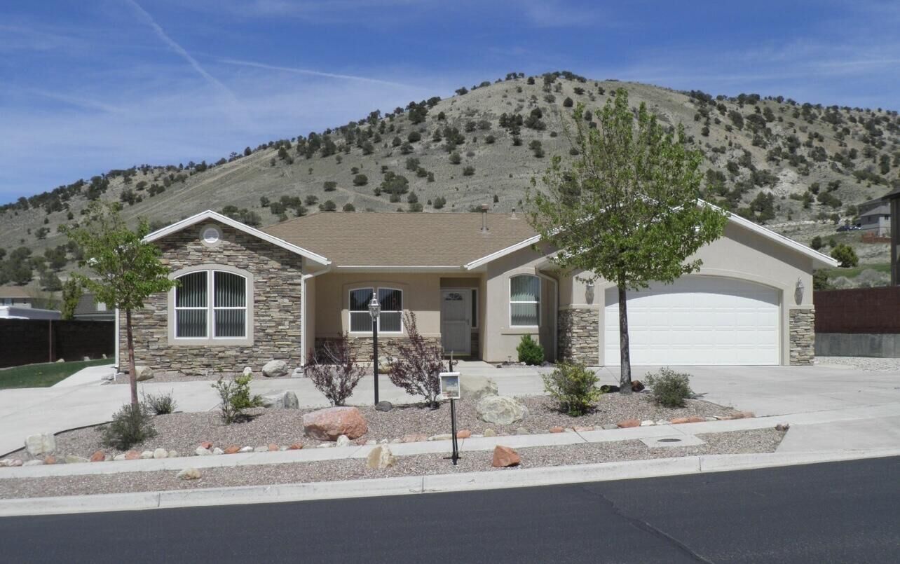 Property Photo:  471 E Hillview Dr  UT 84721 