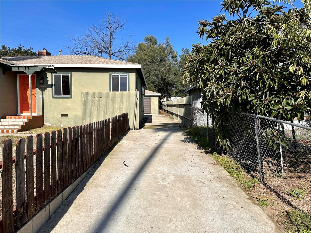 Property Photo:  691 W Washington Boulevard  CA 91103 