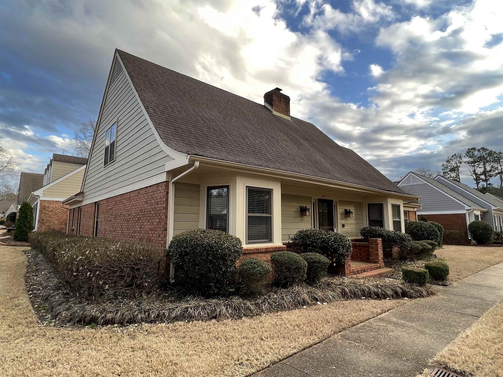 Property Photo:  1919 Wicklow Way  TN 38139 