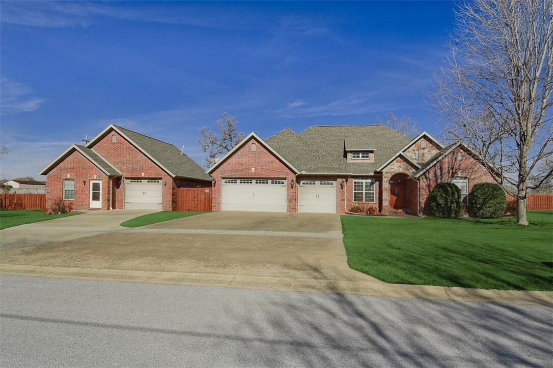 Property Photo:  1816 Billie Acres Place  AR 72745 