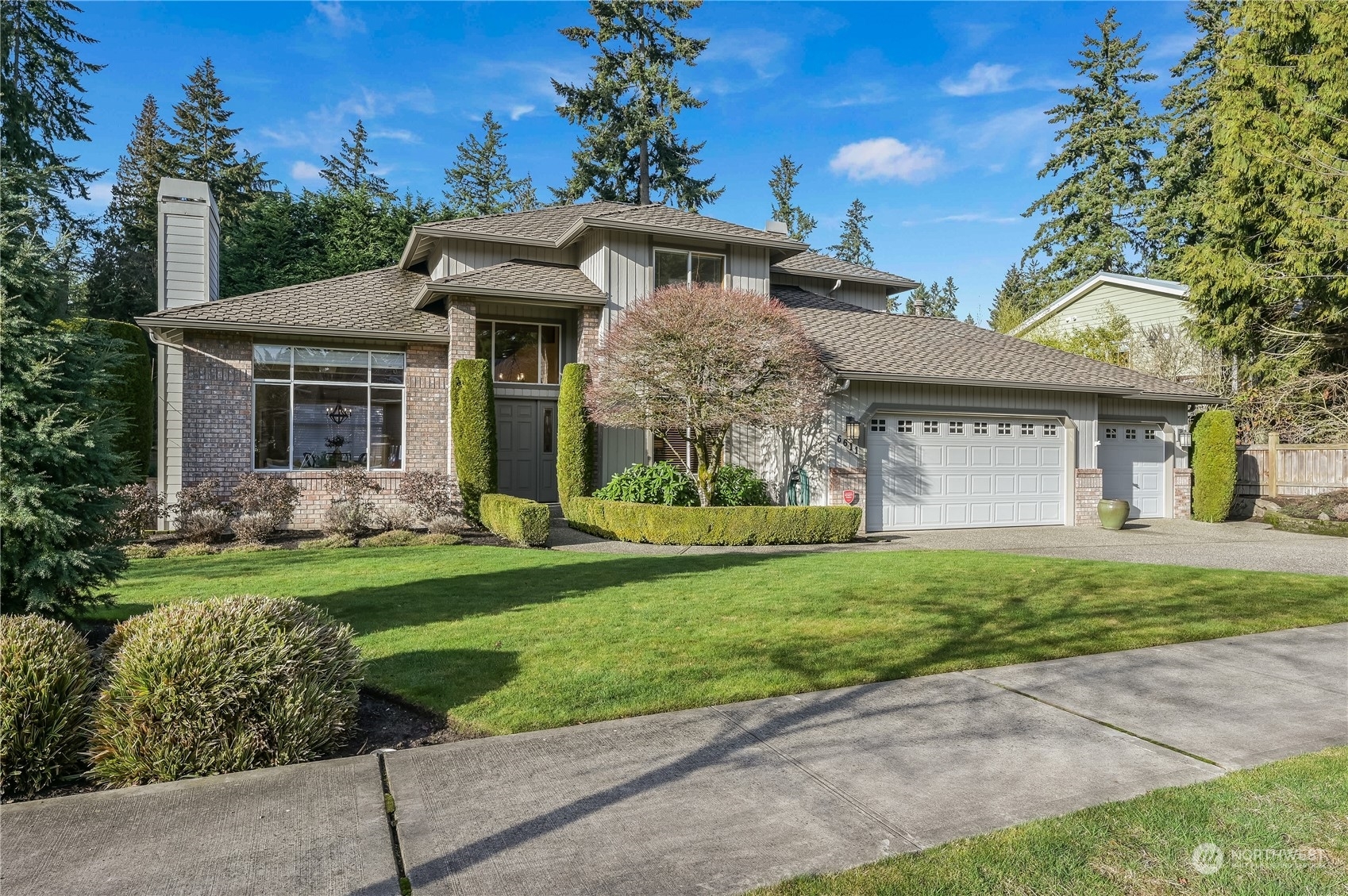 Property Photo:  6611 126th Avenue NE  WA 98033 