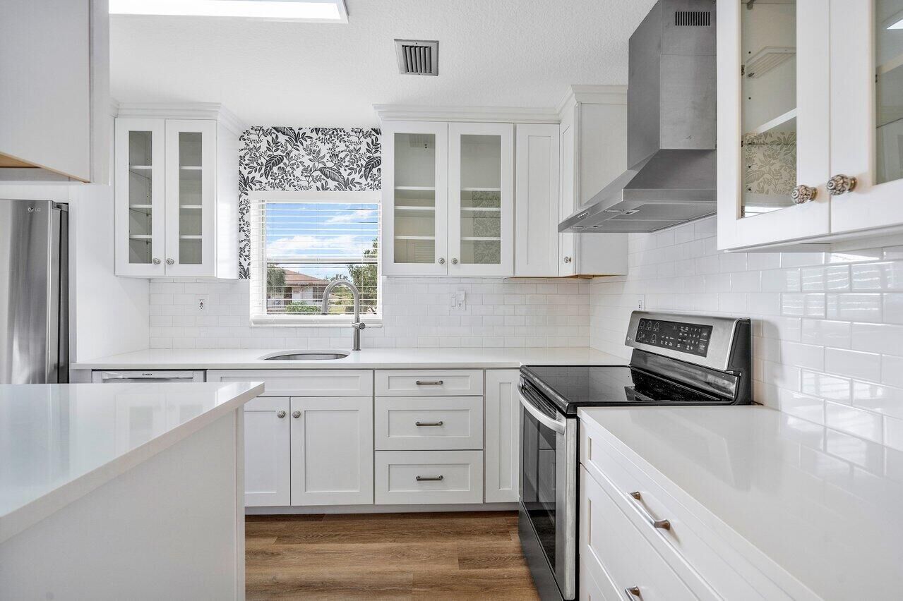 Property Photo: 5840 Sugar Palm Court B FL 33484