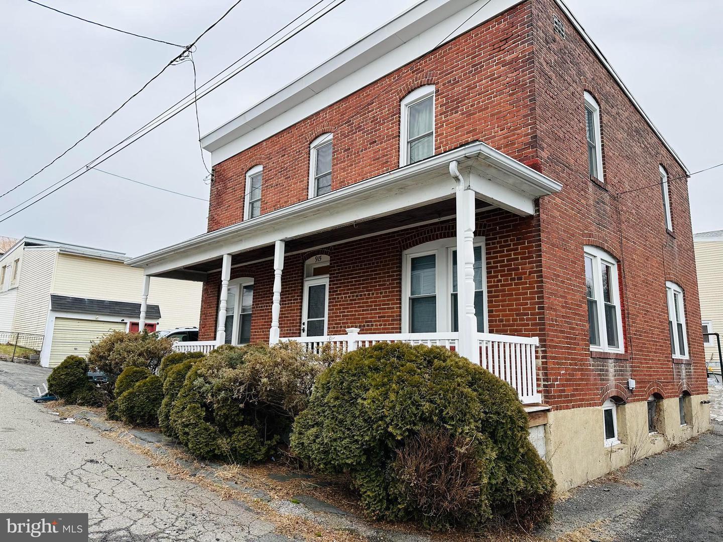 Property Photo:  915 Mine Street  PA 17901 