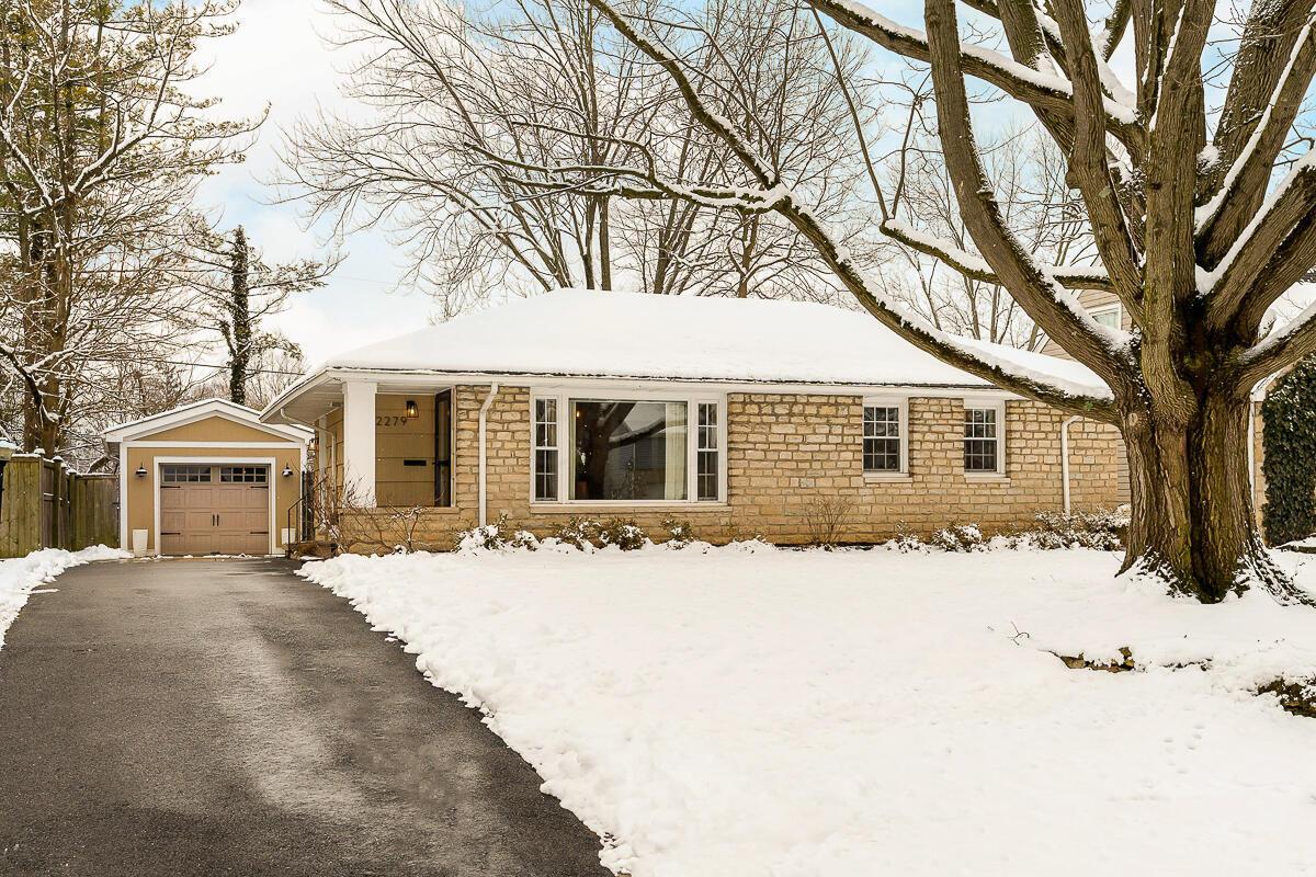 Property Photo: 2279 Swansea Road OH 43221