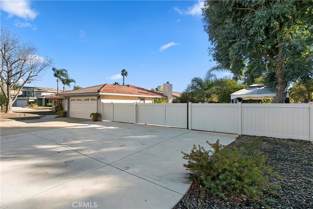 Property Photo:  23705 Canyon Lake Drive N  CA 92587 