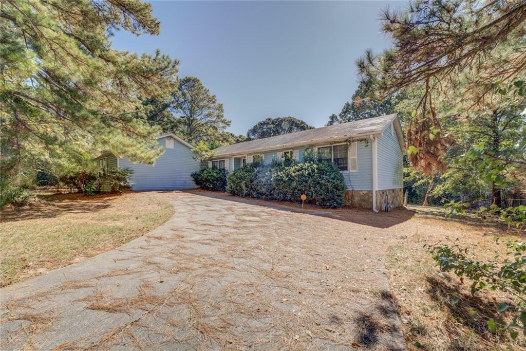 Property Photo: 1083 Honey Creek Road GA 30013