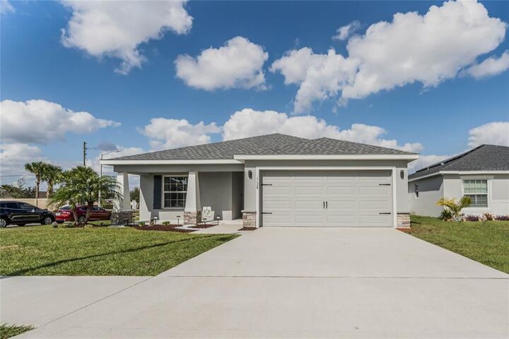 Property Photo:  1124 Zion Drive  FL 33844 