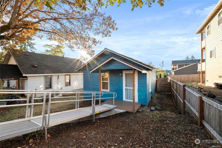 1135 Scott Avenue  Bremerton WA 98310 photo