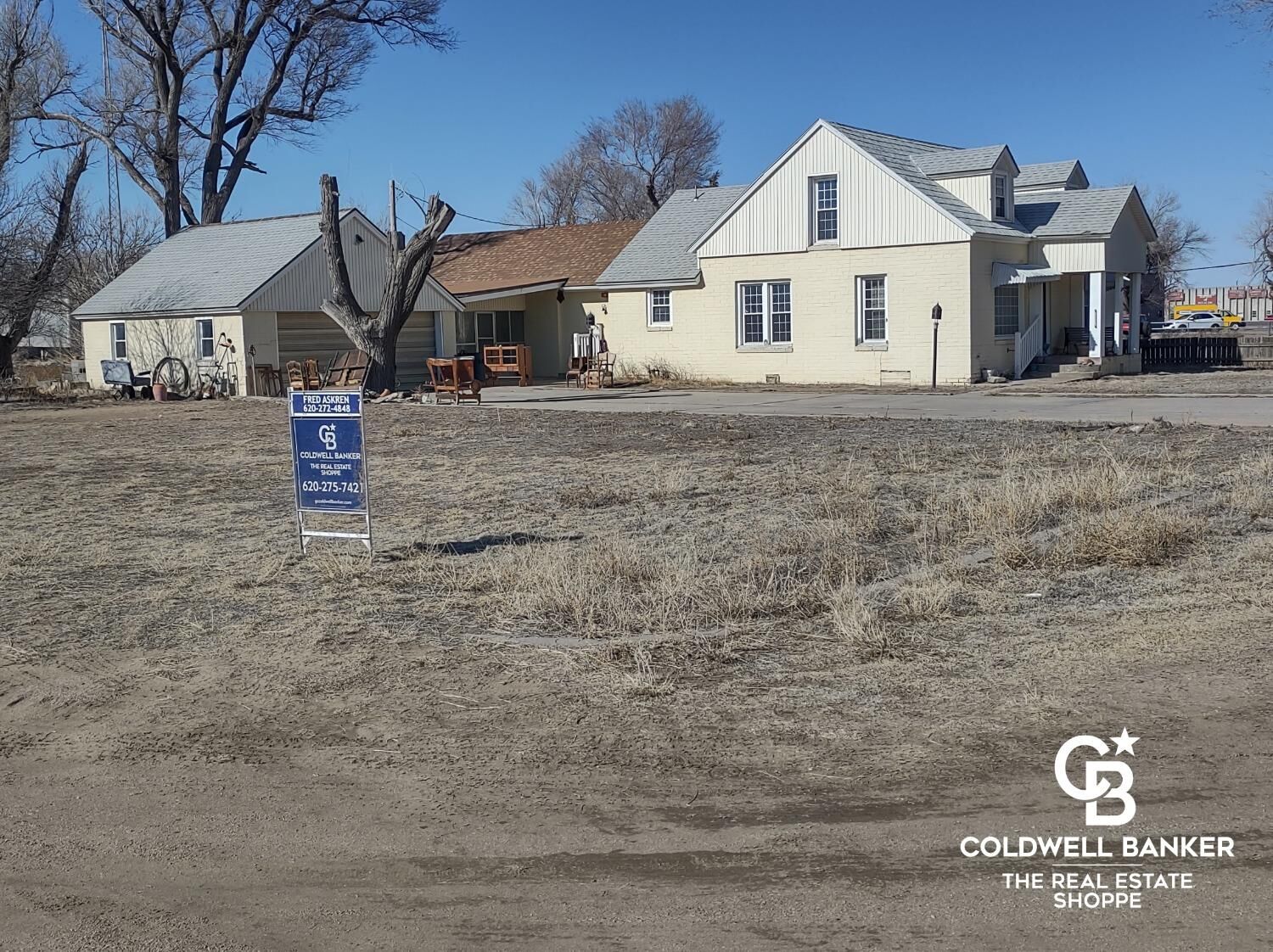 Property Photo: 2401 N Menke Street KS 67846