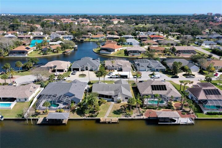 Property Photo:  15 Claymont Court N  FL 32137 