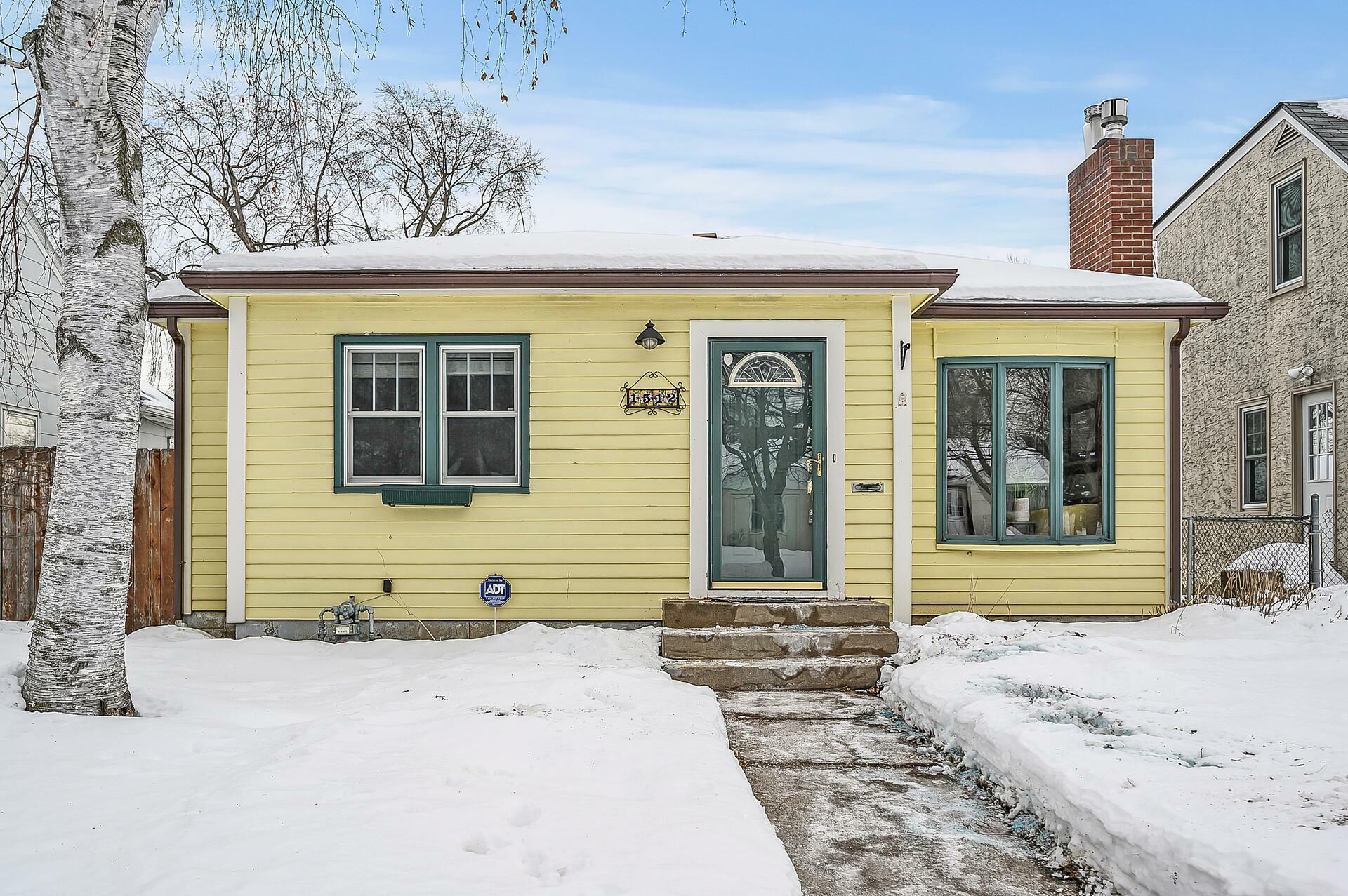 Property Photo: 1512 Saint Albans Street N MN 55117