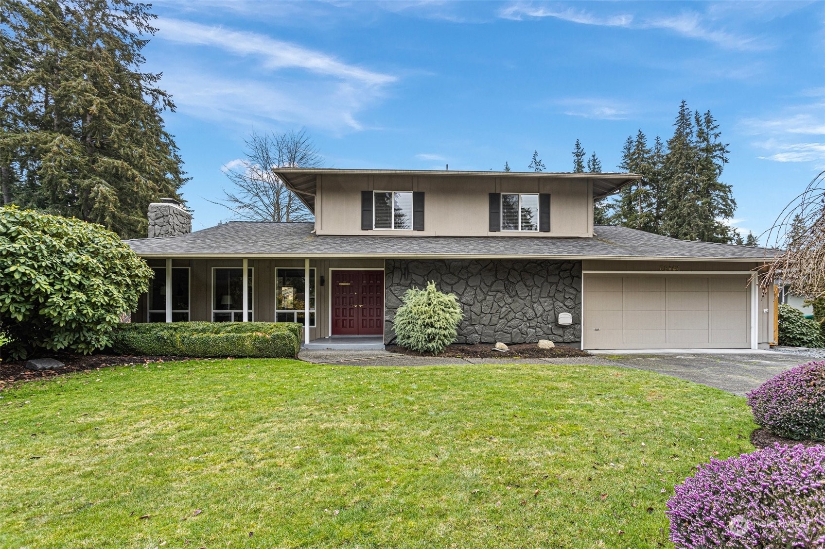 Property Photo: 32166 32nd Avenue SW WA 98023