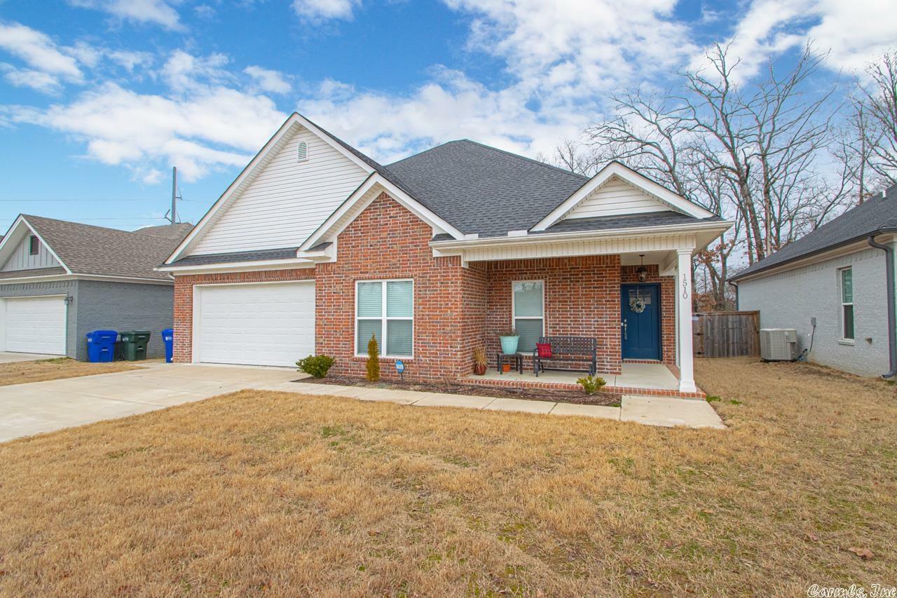 Property Photo:  1510 Graybeard  AR 72034 