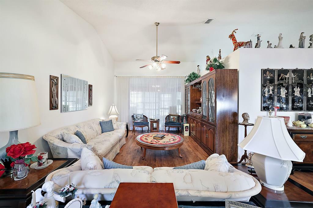 Property Photo:  4300 Leafway Circle  FL 34748 