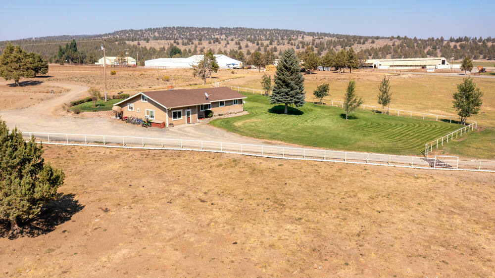 Property Photo: 7150 Bunn Road OR 97623