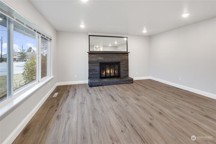 Property Photo: 1332 McDougall Avenue WA 98201