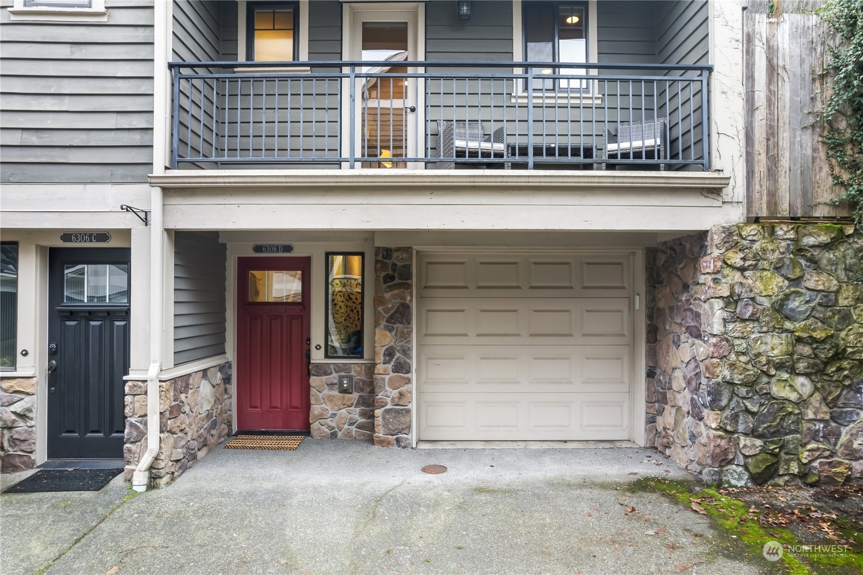 Property Photo:  6306 Fauntleroy Way SW D  WA 98136 