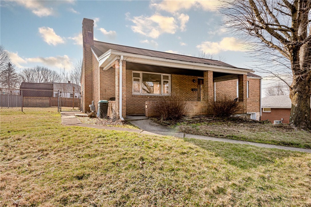 Property Photo:  1122 Grandview Drive  PA 15644 