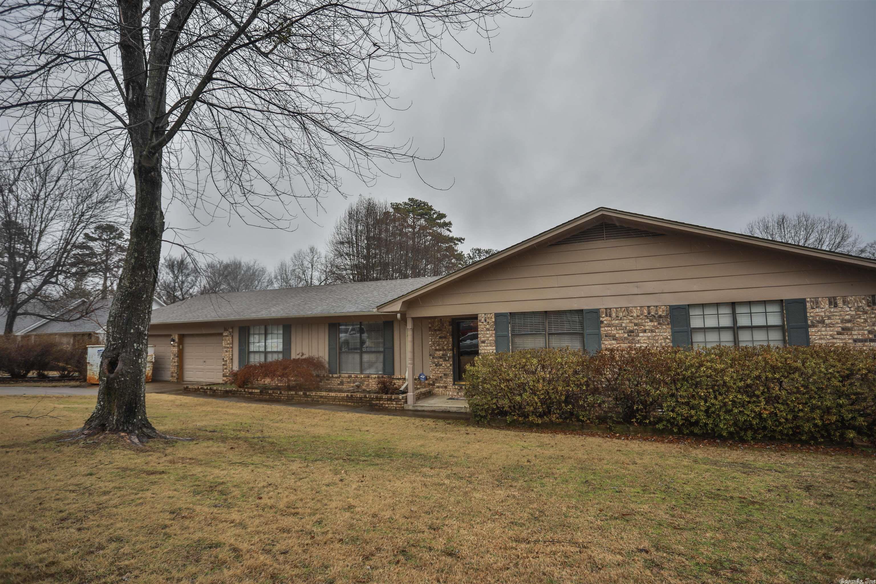 Property Photo: 907 Kings Court AR 72801